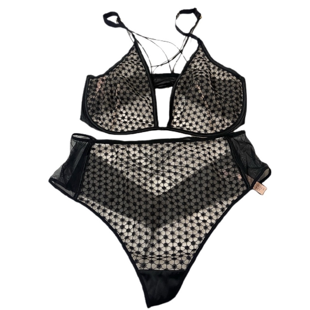 Victoria’s Secret Starburst Lace Bra &Panty 38DDD